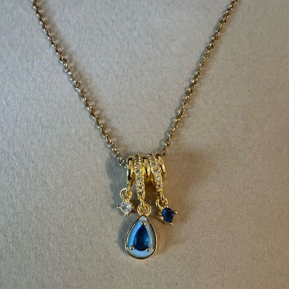 Elegant Gold and Blue Pendant Necklace A1518 - Picture 3 of 4